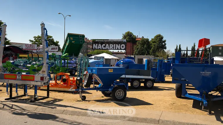 Abonadora agrícola para viñedo y olivar en Extremadura